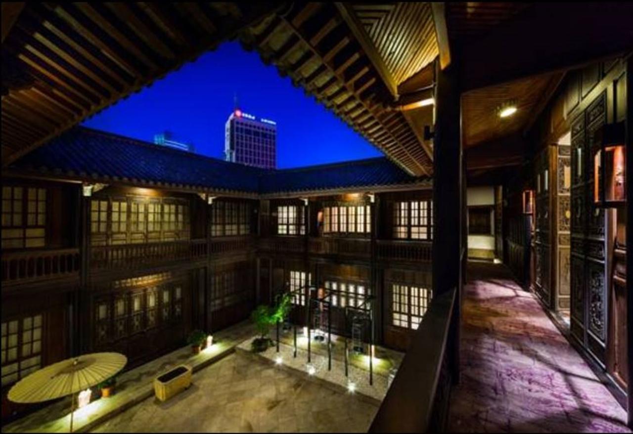 Silver Chest Boutique Hotel Kunming Exterior photo